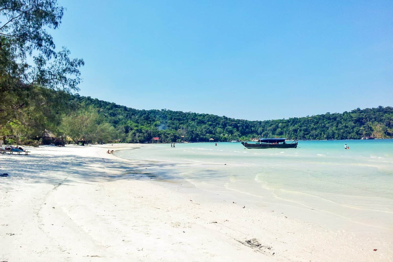 https://mdw-travel-data-us-east-1.s3.amazonaws.com/img/country/Cambodia/Koh-Rong-Samloem/img_01.jpg