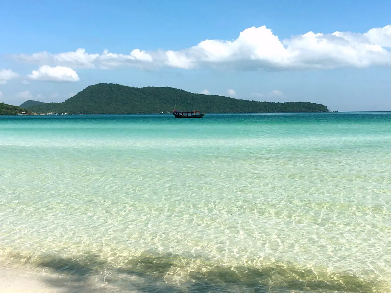 https://mdw-travel-data-us-east-1.s3.amazonaws.com/img/country/Cambodia/Koh-Rong-Samloem/img_05.jpg
