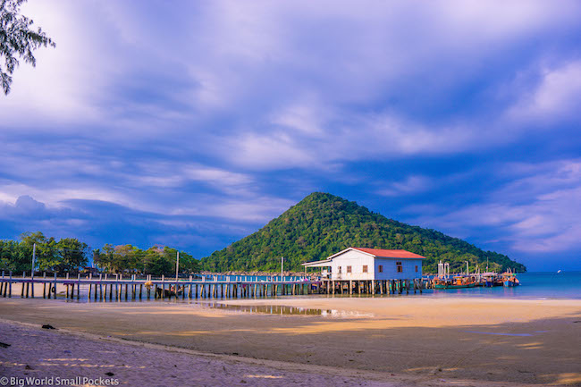 https://mdw-travel-data-us-east-1.s3.amazonaws.com/img/country/Cambodia/Koh-Rong-Sanloem/img_03.jpg