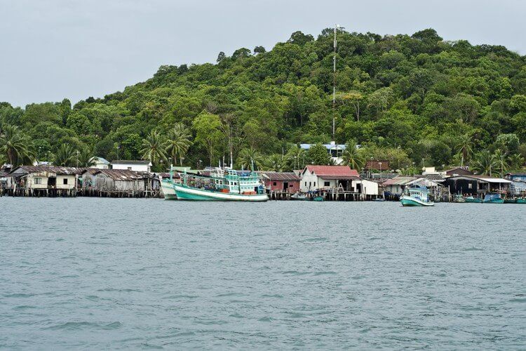 https://mdw-travel-data-us-east-1.s3.amazonaws.com/img/country/Cambodia/Koh-Sdech/img_03.jpg