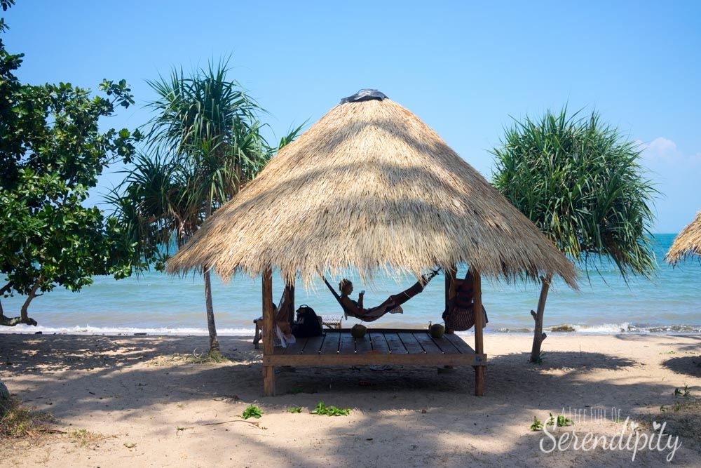 https://mdw-travel-data-us-east-1.s3.amazonaws.com/img/country/Cambodia/Koh-Tonsay--Rabbit-Island-/img_02.jpg