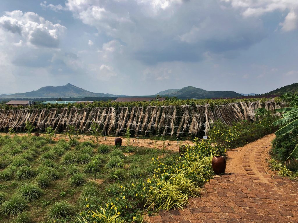 https://mdw-travel-data-us-east-1.s3.amazonaws.com/img/country/Cambodia/La-Route-du-Poivre/img_01.jpg
