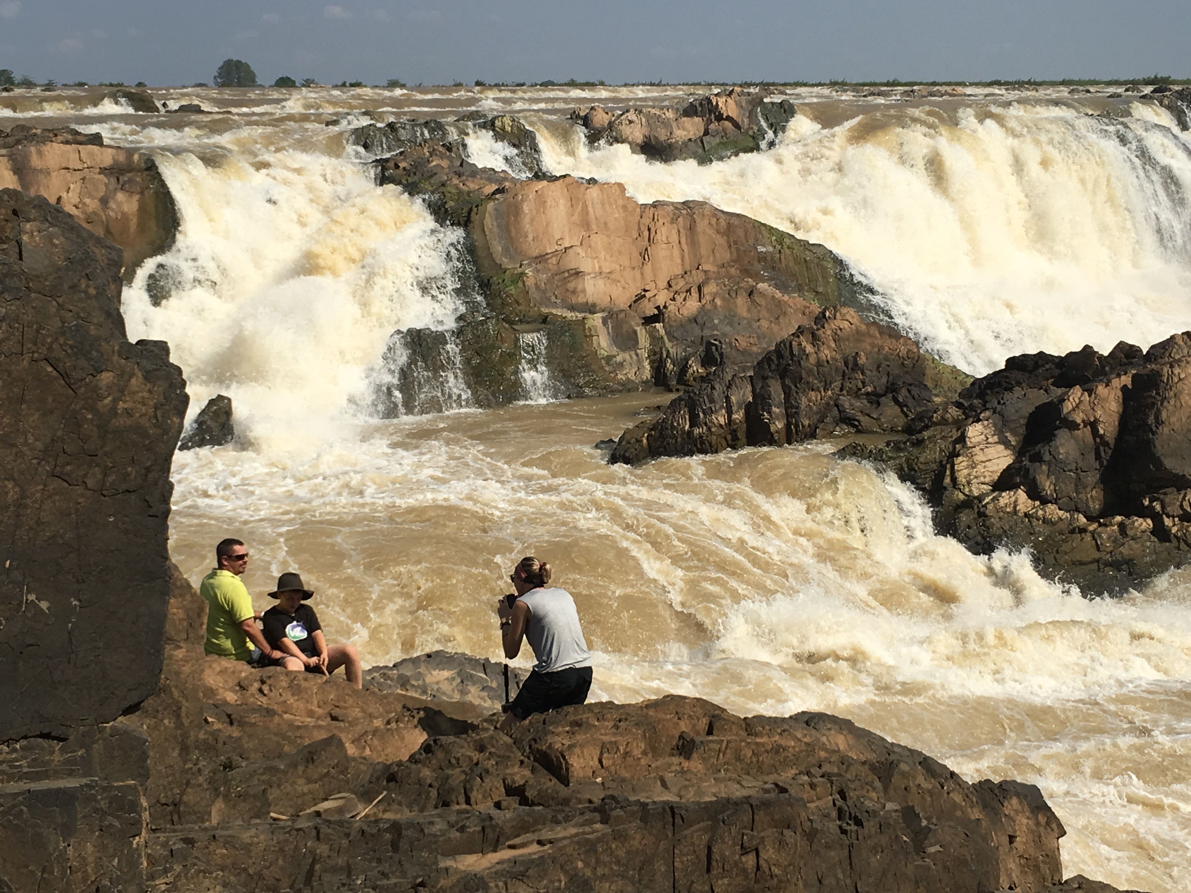 https://mdw-travel-data-us-east-1.s3.amazonaws.com/img/country/Cambodia/Lak-Pok-Bras-Waterfall/img_02.jpg