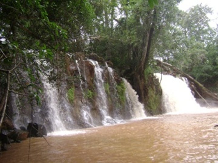 https://mdw-travel-data-us-east-1.s3.amazonaws.com/img/country/Cambodia/Lak-Pok-Bras-Waterfall/img_05.jpg