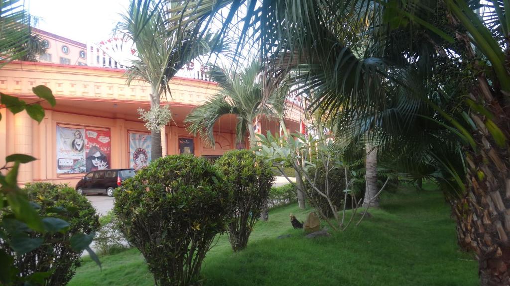https://mdw-travel-data-us-east-1.s3.amazonaws.com/img/country/Cambodia/Las-Vegas-Sun-Hotel-and-Casino/img_03.jpg