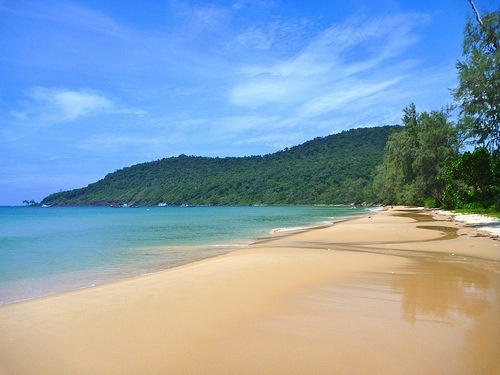 https://mdw-travel-data-us-east-1.s3.amazonaws.com/img/country/Cambodia/Lazy-Beach-Bungalows/img_01.jpg