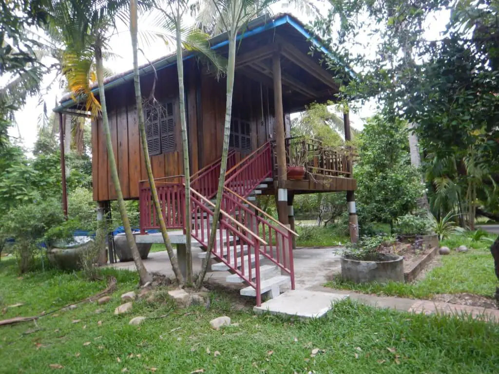https://mdw-travel-data-us-east-1.s3.amazonaws.com/img/country/Cambodia/Les-Manguiers/img_02.jpg