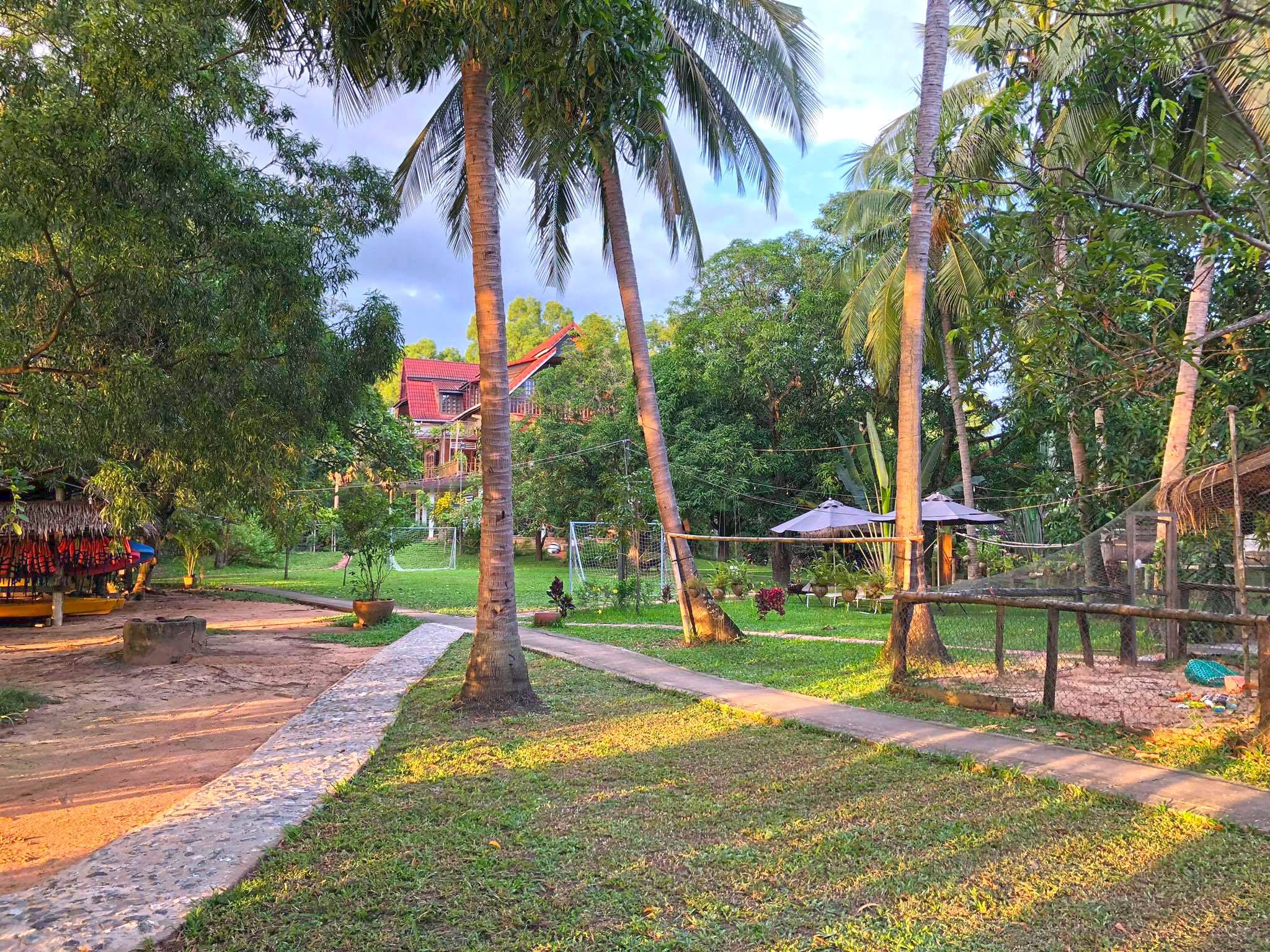 https://mdw-travel-data-us-east-1.s3.amazonaws.com/img/country/Cambodia/Les-Manguiers/img_05.jpg