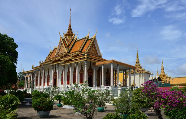 https://mdw-travel-data-us-east-1.s3.amazonaws.com/img/country/Cambodia/Ming-Dynasty-Village/img_03.jpg