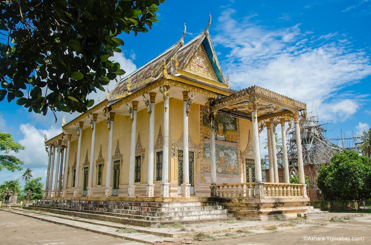 https://mdw-travel-data-us-east-1.s3.amazonaws.com/img/country/Cambodia/Mountain-Pagoda/img_02.jpg
