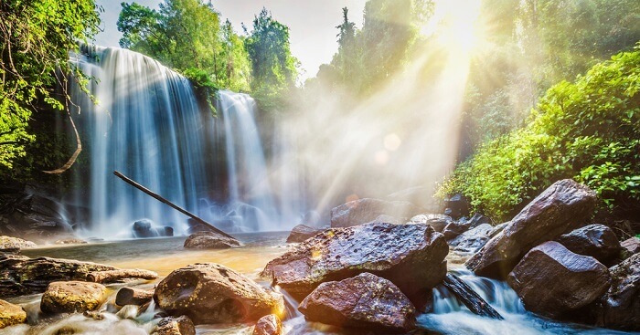 https://mdw-travel-data-us-east-1.s3.amazonaws.com/img/country/Cambodia/O-Ro-Waterfall/img_02.jpg