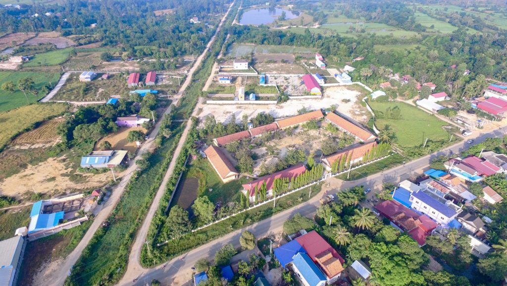 https://mdw-travel-data-us-east-1.s3.amazonaws.com/img/country/Cambodia/Organic-Gardens-&-Farm/img_03.jpg