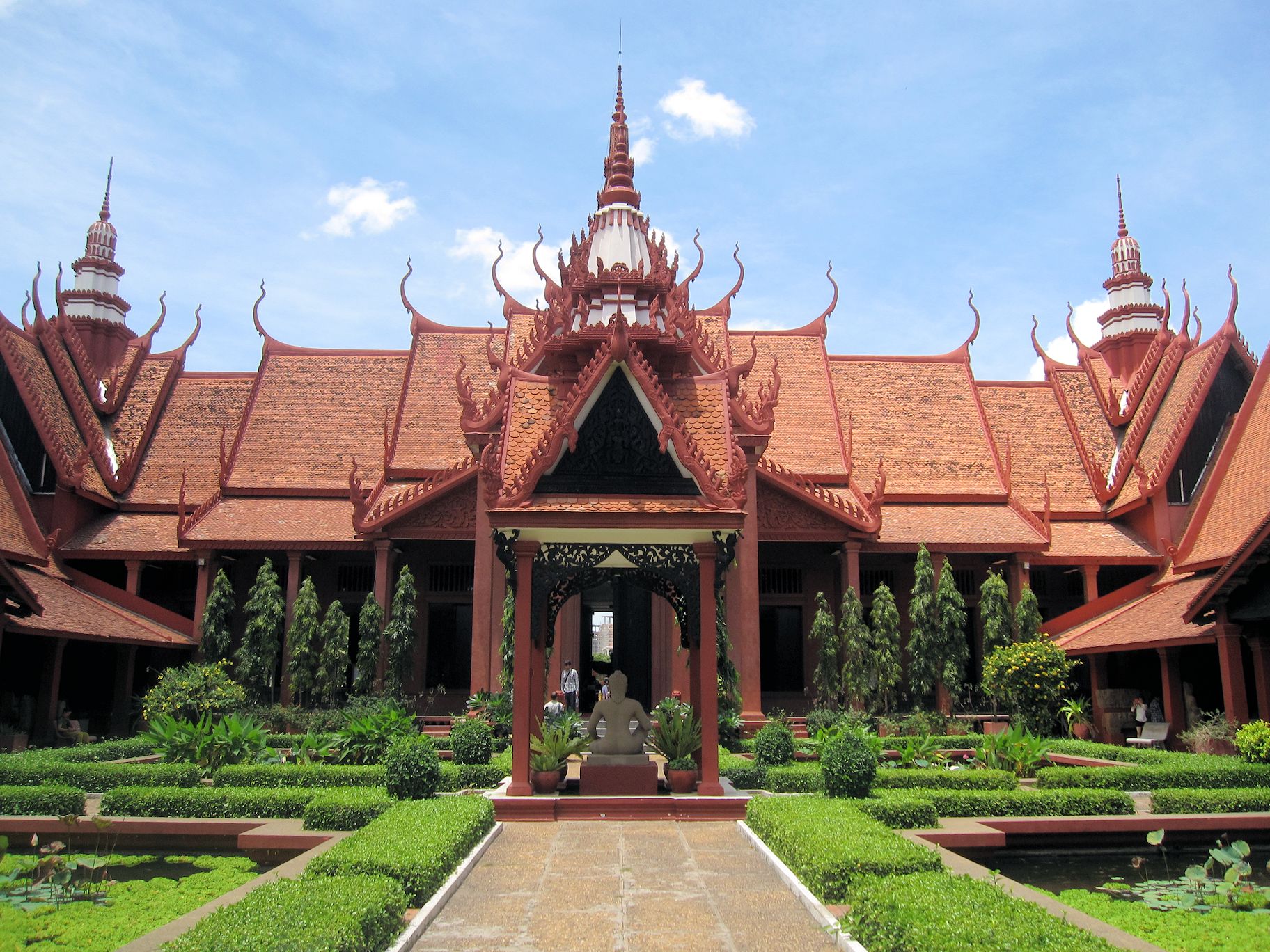 https://mdw-travel-data-us-east-1.s3.amazonaws.com/img/country/Cambodia/Phnom-Do-Kon-Tou/img_02.jpg