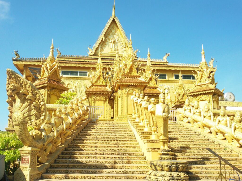 https://mdw-travel-data-us-east-1.s3.amazonaws.com/img/country/Cambodia/Phnom-Ke-Temple/img_04.jpg