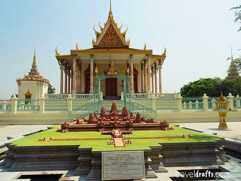 https://mdw-travel-data-us-east-1.s3.amazonaws.com/img/country/Cambodia/Phnom-Preap---Chi/img_01.jpg