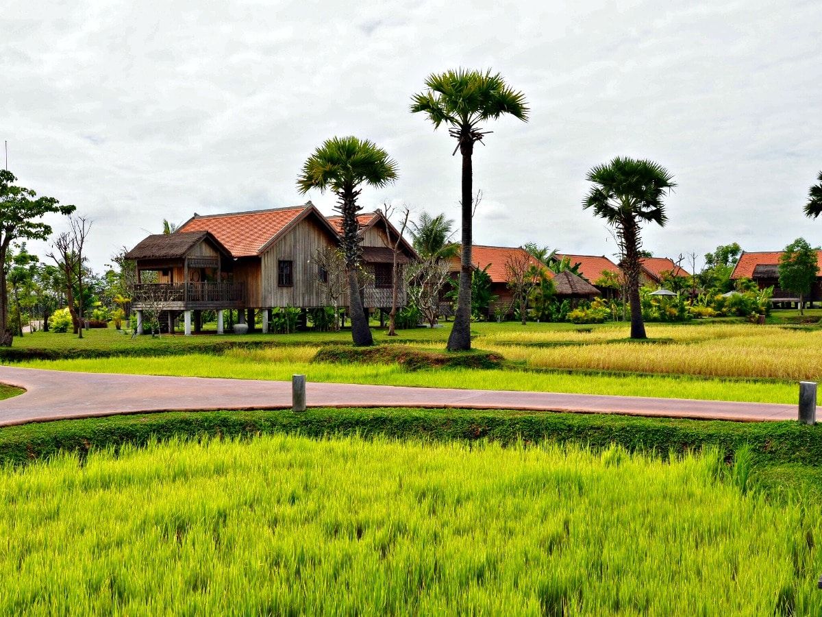https://mdw-travel-data-us-east-1.s3.amazonaws.com/img/country/Cambodia/Phnom-Sambok-Resort/img_02.jpg