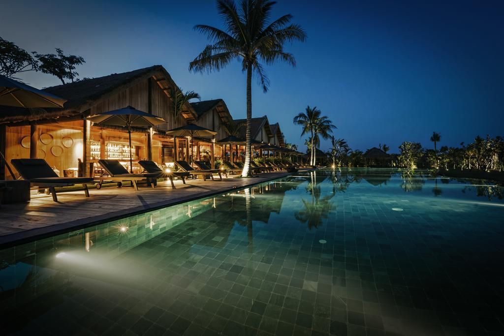 https://mdw-travel-data-us-east-1.s3.amazonaws.com/img/country/Cambodia/Phnom-Sambok-Resort/img_03.jpg
