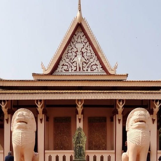https://mdw-travel-data-us-east-1.s3.amazonaws.com/img/country/Cambodia/Phnom-Tut-Phum-Prasat/img_01.jpg