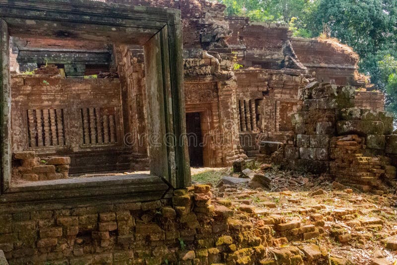 https://mdw-travel-data-us-east-1.s3.amazonaws.com/img/country/Cambodia/Pou-Lung-Village/img_03.jpg