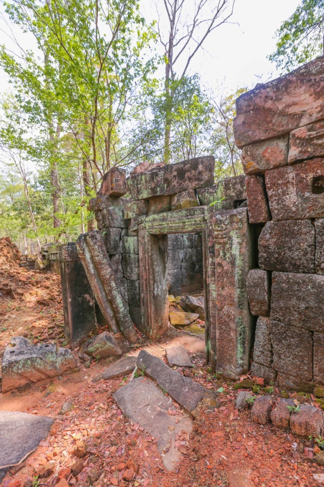 https://mdw-travel-data-us-east-1.s3.amazonaws.com/img/country/Cambodia/Prasat-Krachap/img_01.jpg
