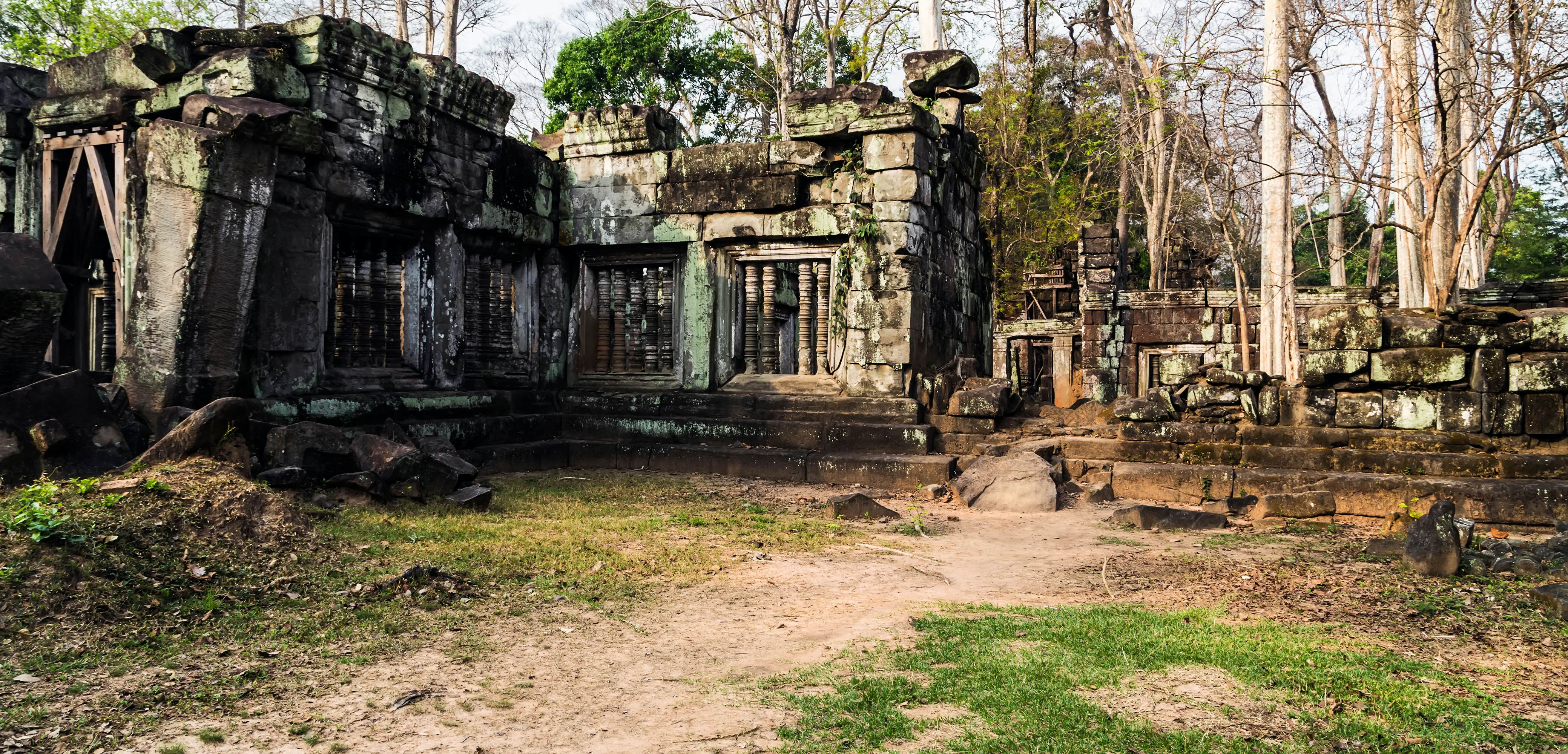 https://mdw-travel-data-us-east-1.s3.amazonaws.com/img/country/Cambodia/Prasat-Krahom/img_02.jpg