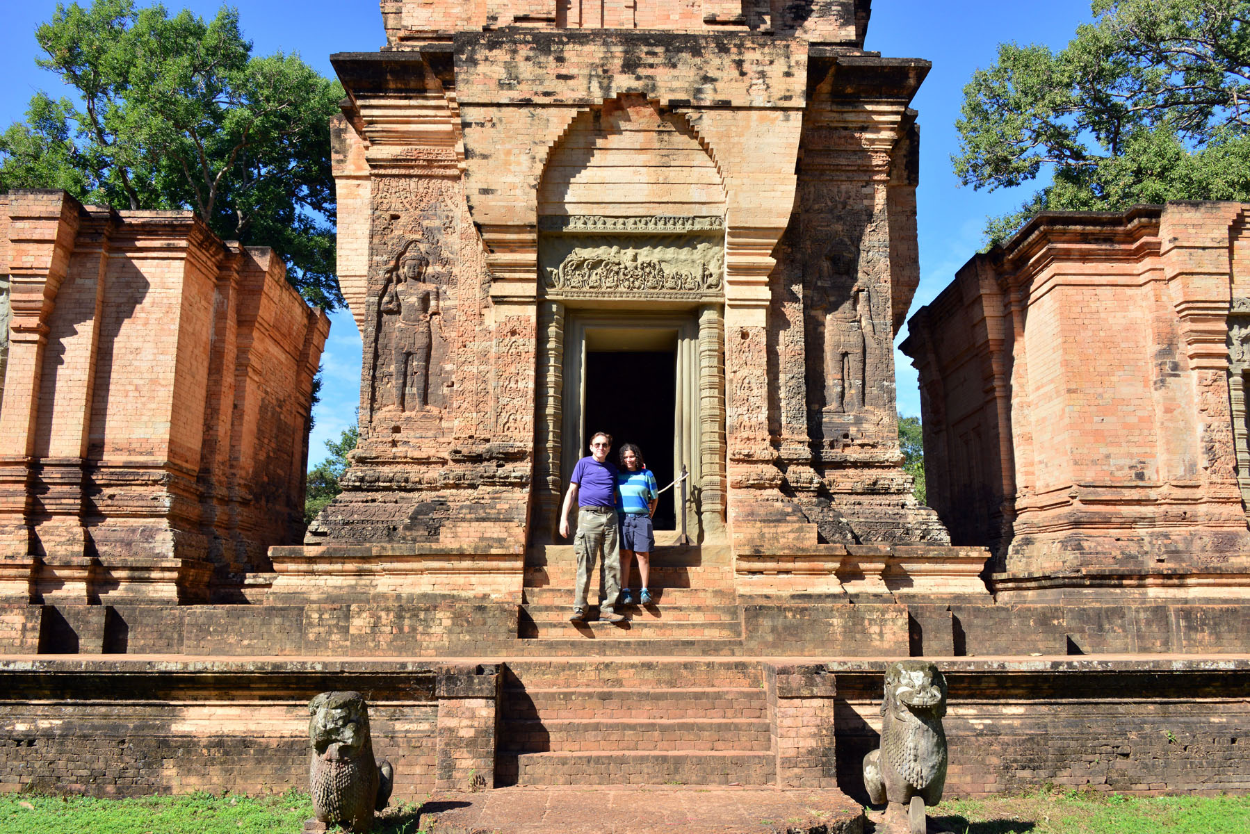 https://mdw-travel-data-us-east-1.s3.amazonaws.com/img/country/Cambodia/Prasat-Kravan/img_01.jpg