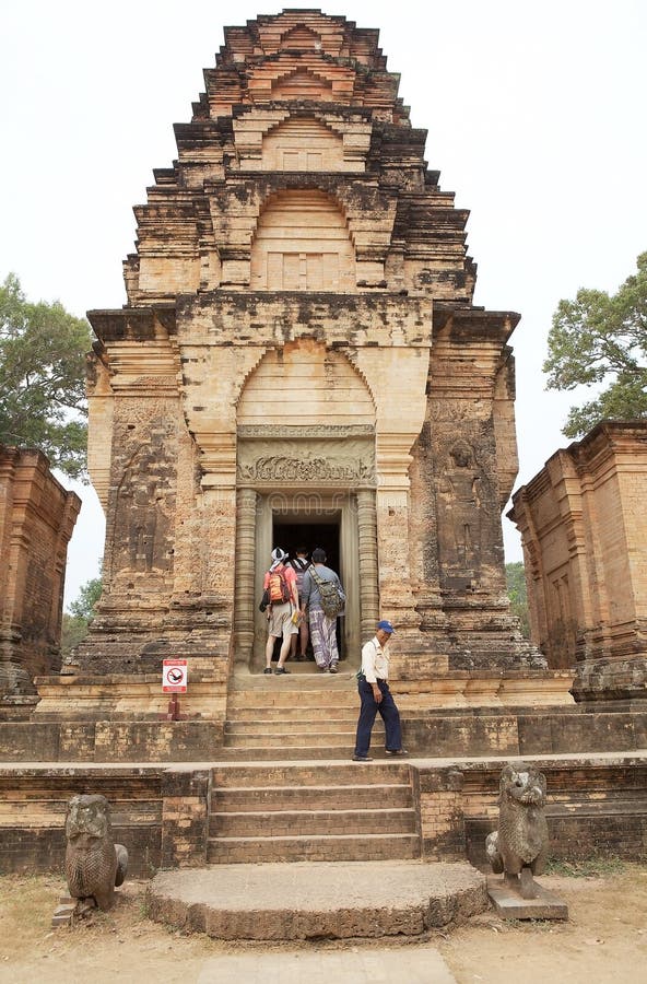 https://mdw-travel-data-us-east-1.s3.amazonaws.com/img/country/Cambodia/Prasat-Kravan/img_02.jpg