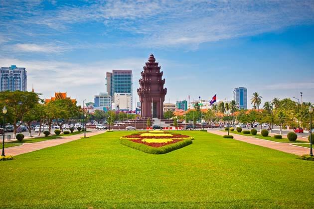 https://mdw-travel-data-us-east-1.s3.amazonaws.com/img/country/Cambodia/Prasat-Phom-Pey/img_05.jpg