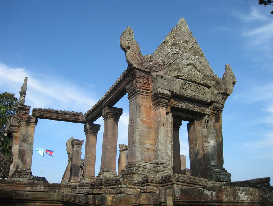 https://mdw-travel-data-us-east-1.s3.amazonaws.com/img/country/Cambodia/Prasat-Preah-Vihear-Preah-Vihear-Temple/img_01.jpg