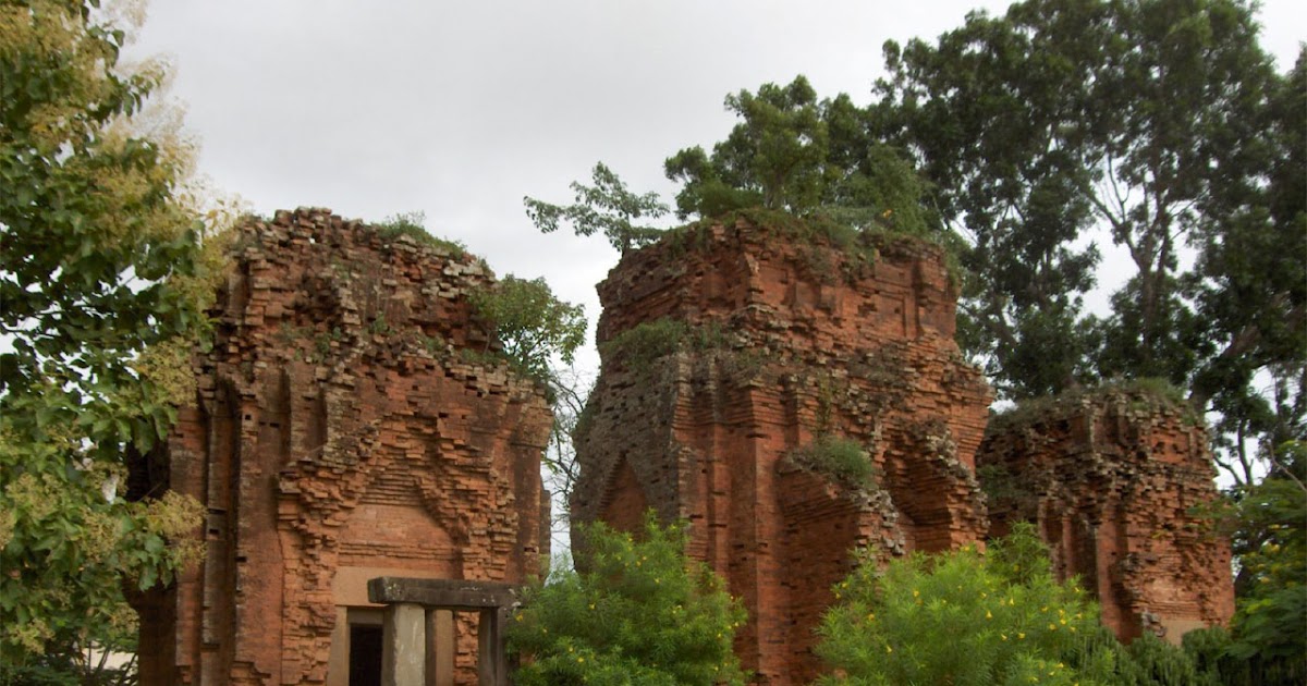 https://mdw-travel-data-us-east-1.s3.amazonaws.com/img/country/Cambodia/Prasat-Snung-Temple/img_05.jpg