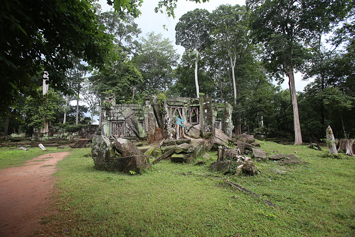 https://mdw-travel-data-us-east-1.s3.amazonaws.com/img/country/Cambodia/Prasat-Thom/img_01.jpg