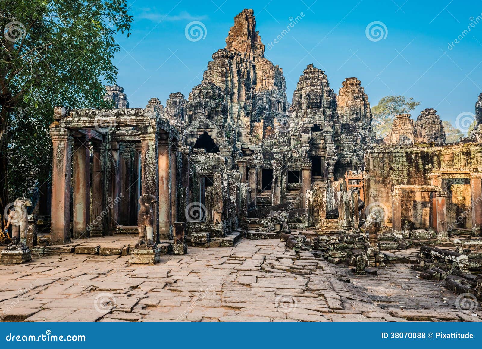 https://mdw-travel-data-us-east-1.s3.amazonaws.com/img/country/Cambodia/Prasat-Thom/img_03.jpg