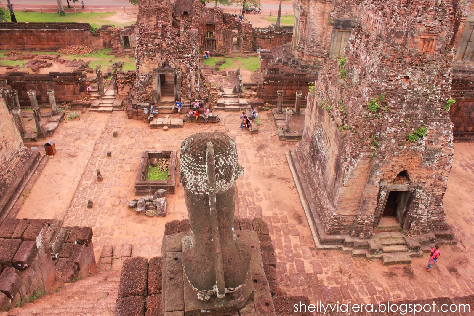 https://mdw-travel-data-us-east-1.s3.amazonaws.com/img/country/Cambodia/Pre-Rup/img_03.jpg