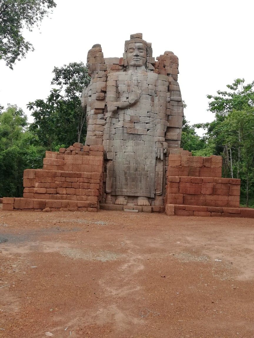 https://mdw-travel-data-us-east-1.s3.amazonaws.com/img/country/Cambodia/Preah-Khan-Kompong-Svay/img_04.jpg
