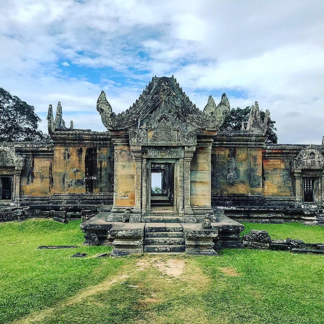 https://mdw-travel-data-us-east-1.s3.amazonaws.com/img/country/Cambodia/Preah-Vihear-Temple/img_02.jpg