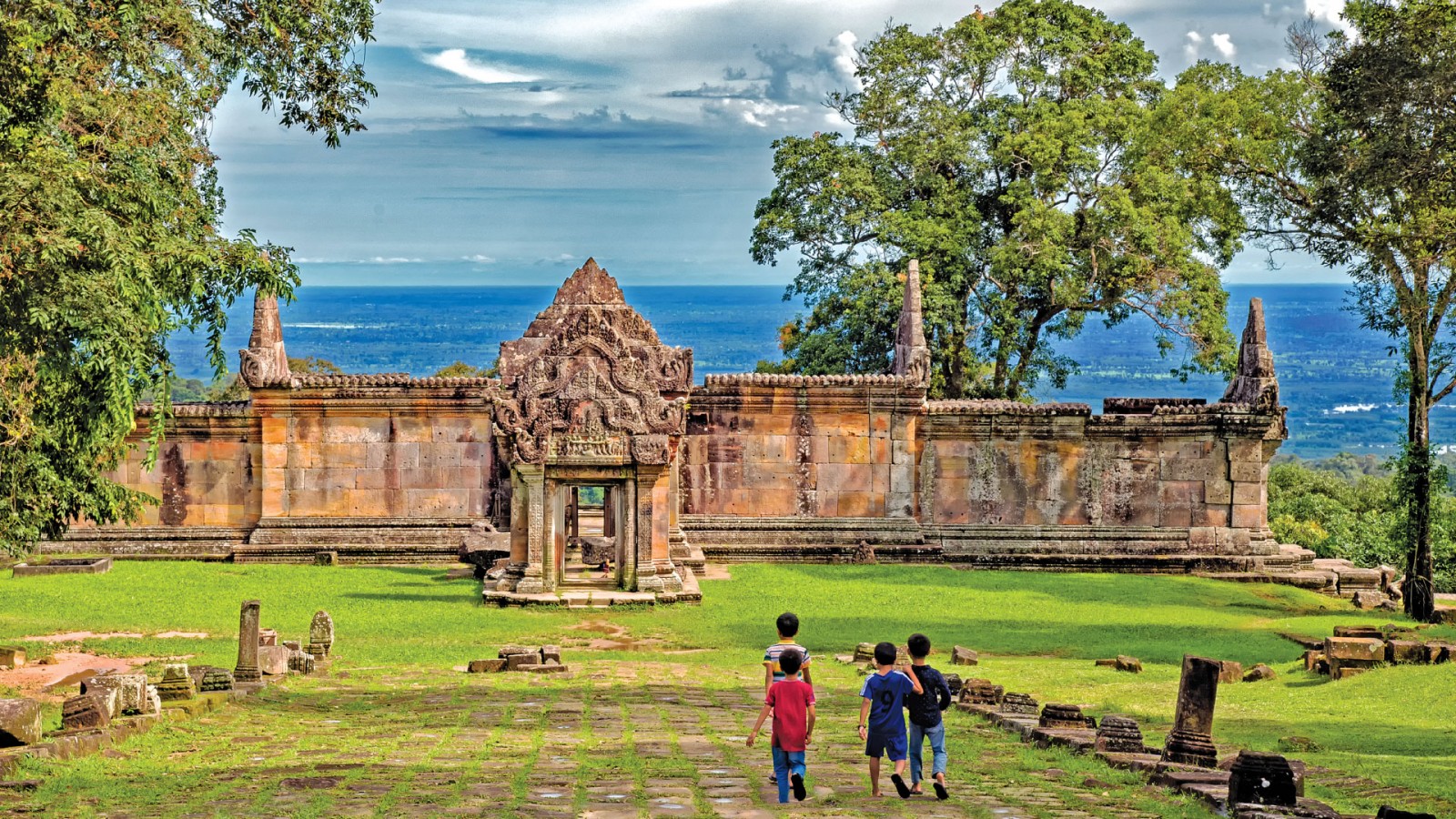 https://mdw-travel-data-us-east-1.s3.amazonaws.com/img/country/Cambodia/Psar-Preah-Vihear/img_01.jpg
