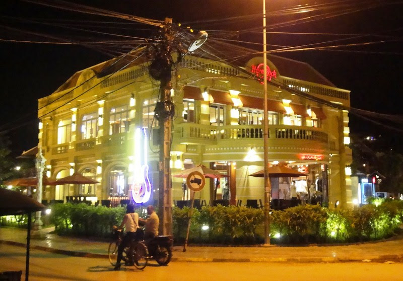 https://mdw-travel-data-us-east-1.s3.amazonaws.com/img/country/Cambodia/Rocky-Cafe/img_01.jpg
