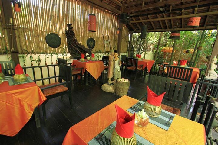 https://mdw-travel-data-us-east-1.s3.amazonaws.com/img/country/Cambodia/Rocky-Cafe/img_05.jpg