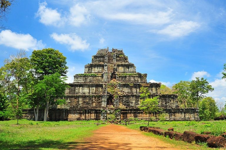 https://mdw-travel-data-us-east-1.s3.amazonaws.com/img/country/Cambodia/Romnea-Waterfall/img_02.jpg
