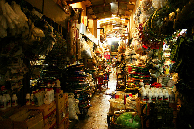 https://mdw-travel-data-us-east-1.s3.amazonaws.com/img/country/Cambodia/Russian-Market/img_02.jpg