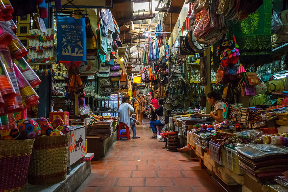 https://mdw-travel-data-us-east-1.s3.amazonaws.com/img/country/Cambodia/Russian-Market/img_04.jpg
