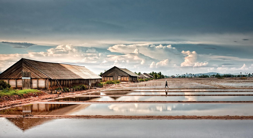 https://mdw-travel-data-us-east-1.s3.amazonaws.com/img/country/Cambodia/Salt-Pans/img_01.jpg