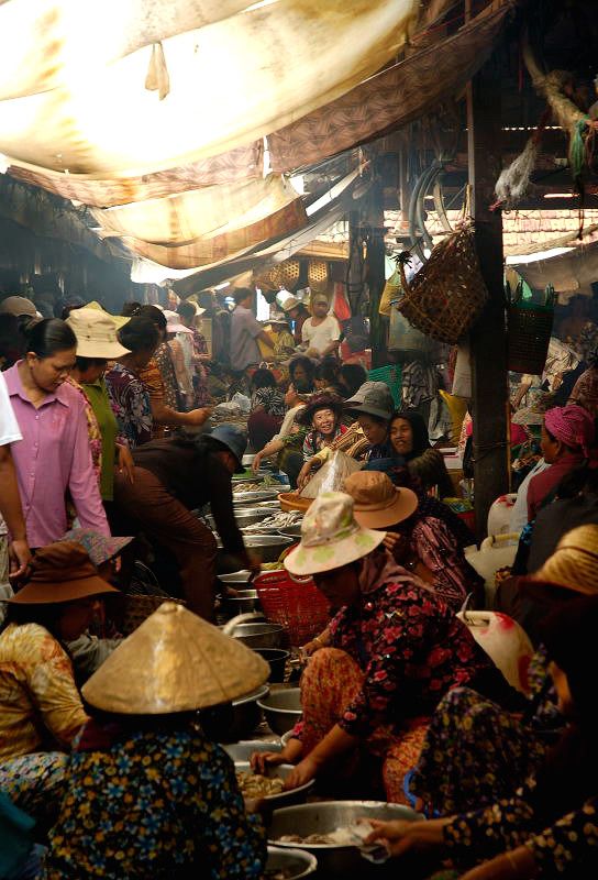 https://mdw-travel-data-us-east-1.s3.amazonaws.com/img/country/Cambodia/Salted-fish-market-in-Kampot/img_03.jpg