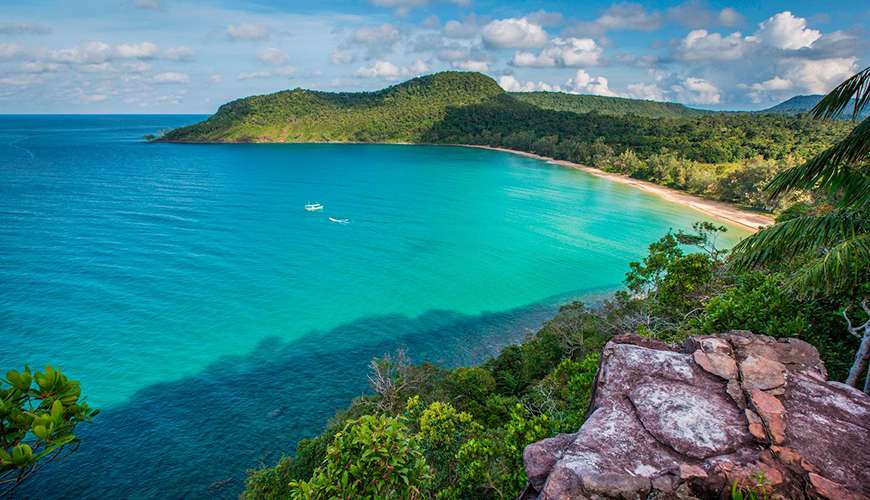 https://mdw-travel-data-us-east-1.s3.amazonaws.com/img/country/Cambodia/Saracen-Bay-Beach/img_03.jpg