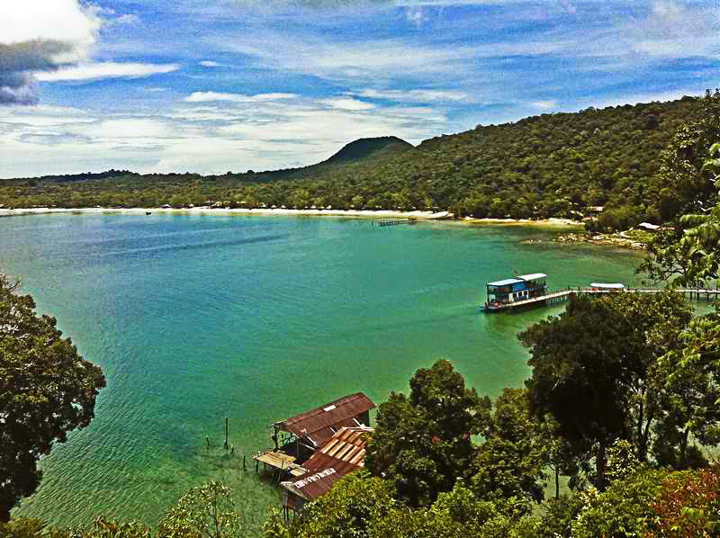 https://mdw-travel-data-us-east-1.s3.amazonaws.com/img/country/Cambodia/Saracen-Bay/img_02.jpg