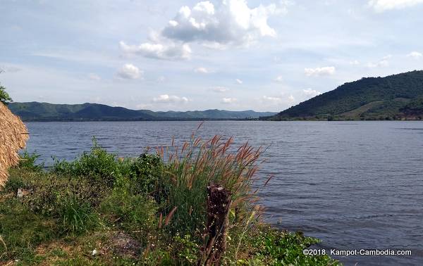 https://mdw-travel-data-us-east-1.s3.amazonaws.com/img/country/Cambodia/Secret-Lake/img_00.jpg
