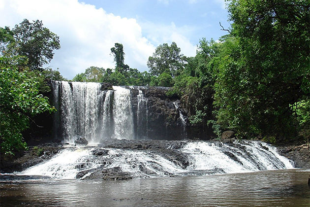 https://mdw-travel-data-us-east-1.s3.amazonaws.com/img/country/Cambodia/Sen-Monorom-Waterfall-II/img_04.jpg