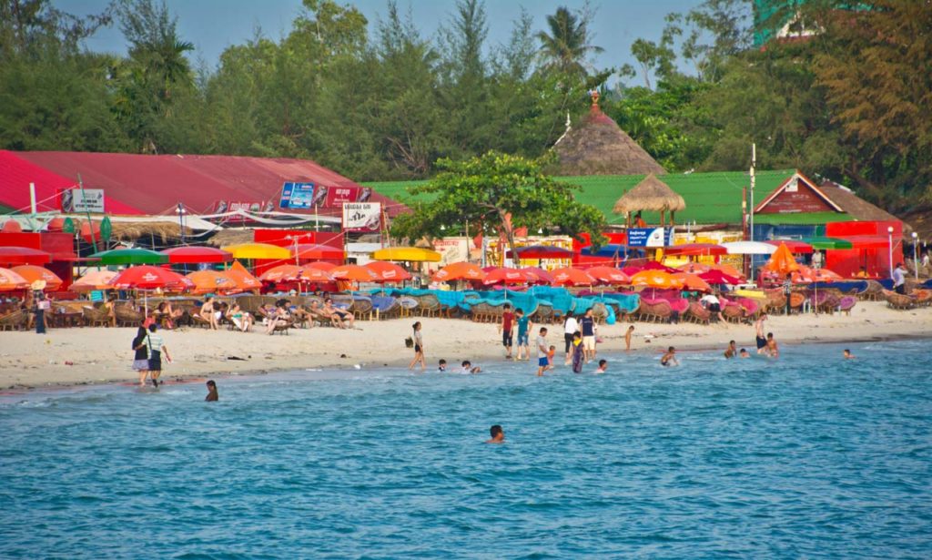 https://mdw-travel-data-us-east-1.s3.amazonaws.com/img/country/Cambodia/Serendipity-Beach/img_04.jpg