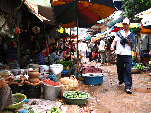 https://mdw-travel-data-us-east-1.s3.amazonaws.com/img/country/Cambodia/Sihanoukville-Night-Market/img_01.jpg