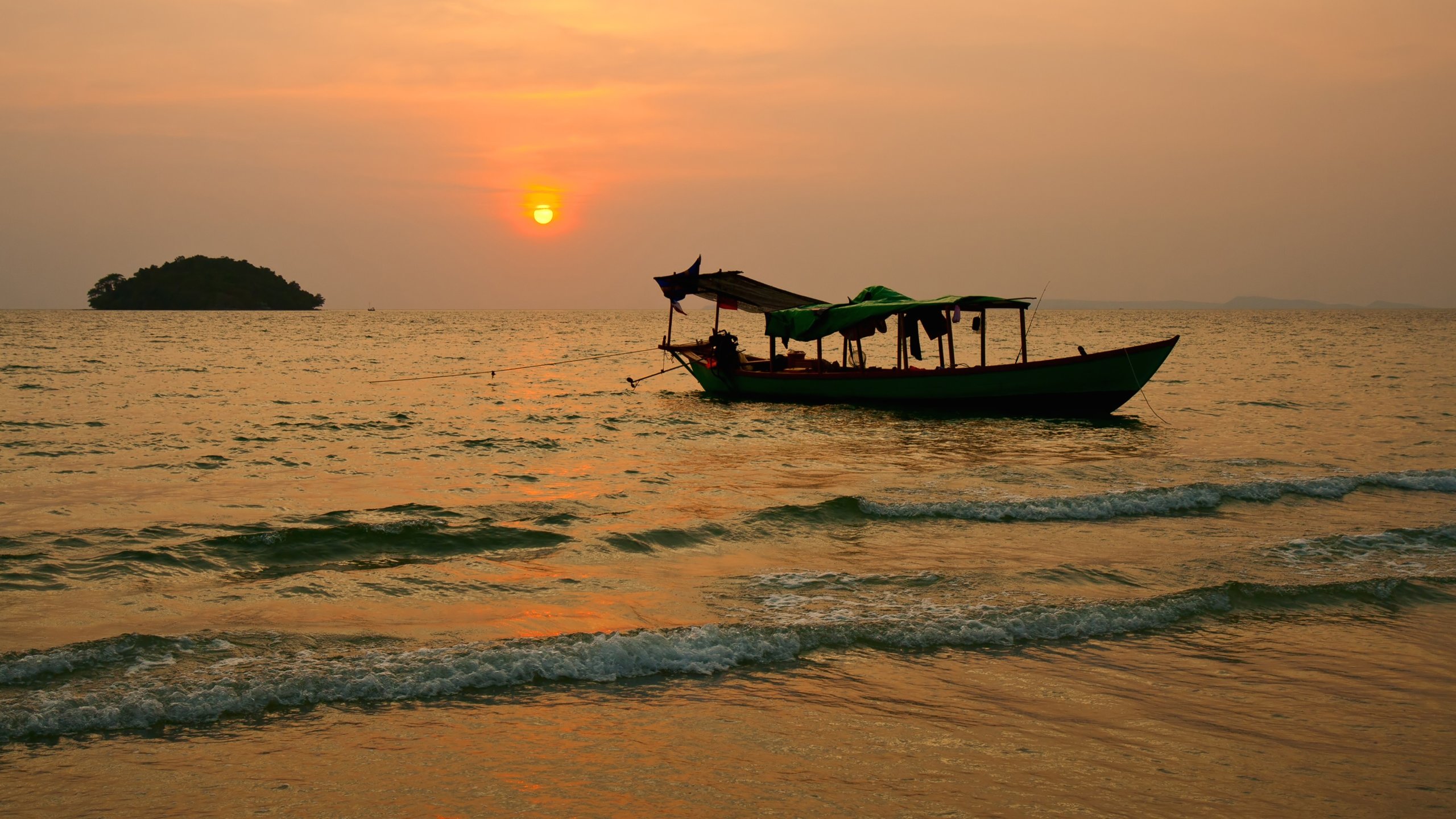 https://mdw-travel-data-us-east-1.s3.amazonaws.com/img/country/Cambodia/Sihanoukville-Night-Market/img_02.jpg